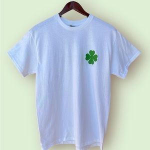 St. Patrick’s Day Tee, Mom shirt, vintage t-shirt, mama shirt, one lucky mama
